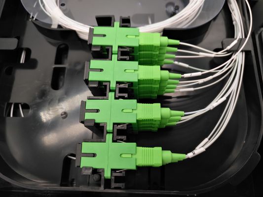 خرید FTTH IP65 16 پورت 2pcs 1x8 فیبر نوری جعبه تقسیم کننده قطب هوایی دیوار نصب سیاه تولید آنلاین