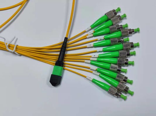 12 فایبر MTP MPO کابل با APC مرد به FC APC Fanout پیچ سیم برای کاربردهای چگالی بالا